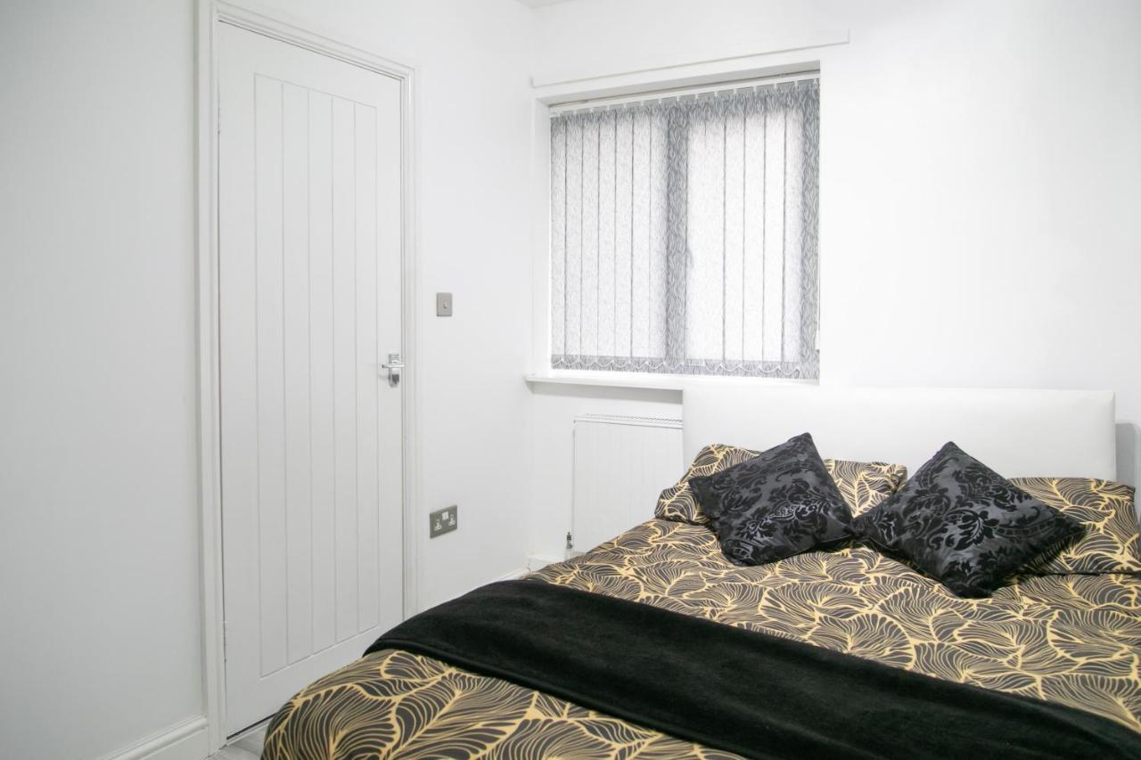 Cheetham Hills Apartments — Photos 1