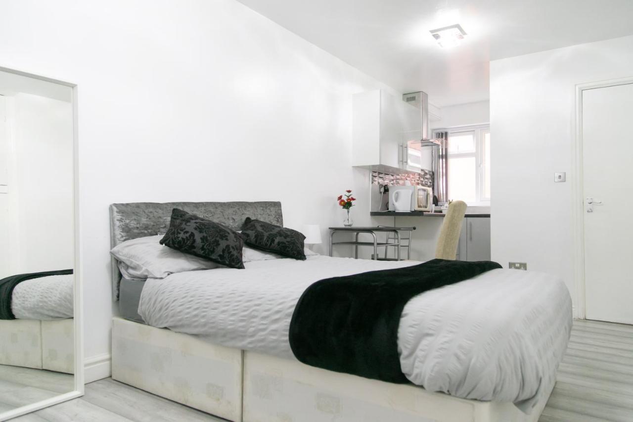 Cheetham Hills Apartments — Photos 3
