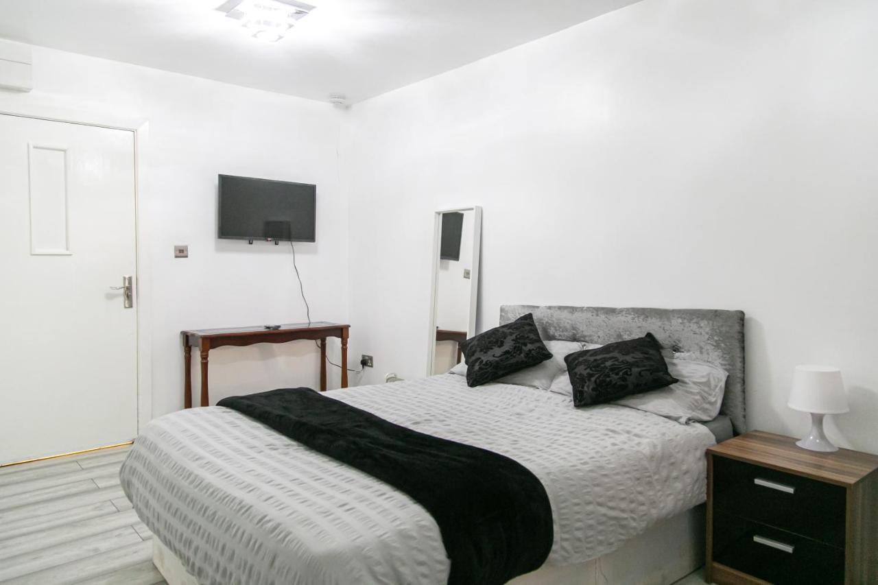 Cheetham Hills Apartments — Photos 2